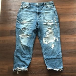 American Eagle Curvy Distressed Jeans!